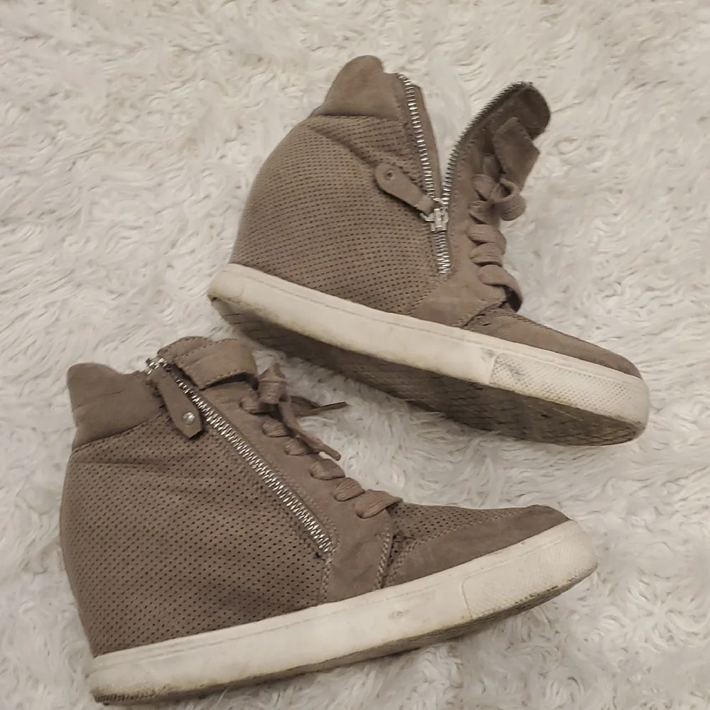 Steve Madden| Womens Londyn Stylish Brown Wedge Sneakers - Picture 10 of 10